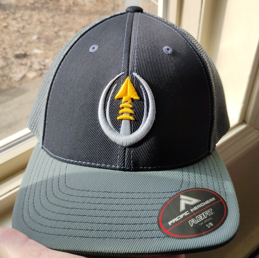 Tip Of The Spear. Pacific Head Wear Flex Fit. Mesh Trucker Hat Black.  Small/Med